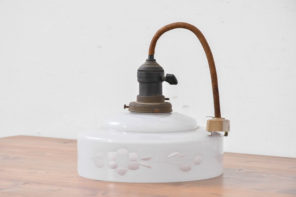 和製アンティーク　草花を象った切子模様入りのペンダントライト　(R-086941)