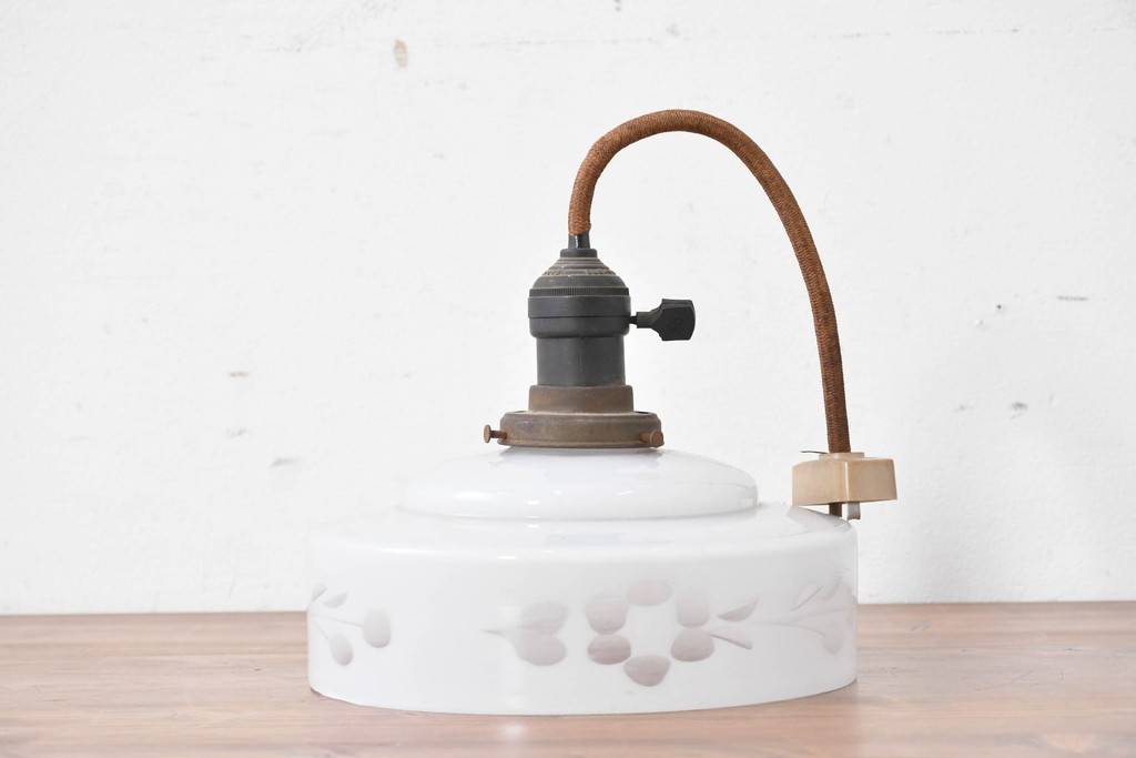 和製アンティーク　草花を象った切子模様入りのペンダントライト　(R-086941)