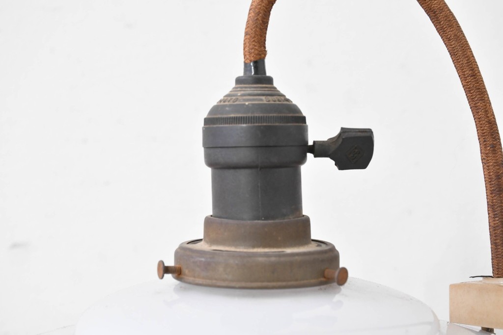 和製アンティーク　草花を象った切子模様入りのペンダントライト　(R-086941)