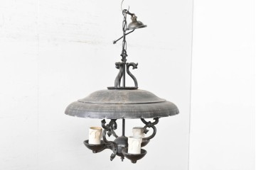 中古　アンティーク調　蝋燭型のクラシカルな3灯シャンデリア　(R-086942)