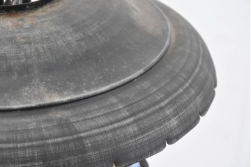 中古　アンティーク調　蝋燭型のクラシカルな3灯シャンデリア　(R-086942)