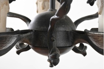 中古　アンティーク調　蝋燭型のクラシカルな3灯シャンデリア　(R-086942)