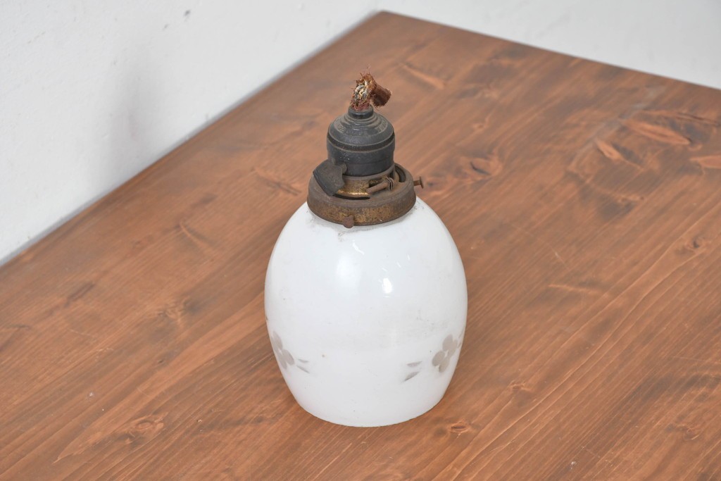 《引っ掛けシーリング式ペンダントライト加工費込み》　和製アンティーク　昭和初期　小花模様が愛らしいペンダントライト　(R-086943)