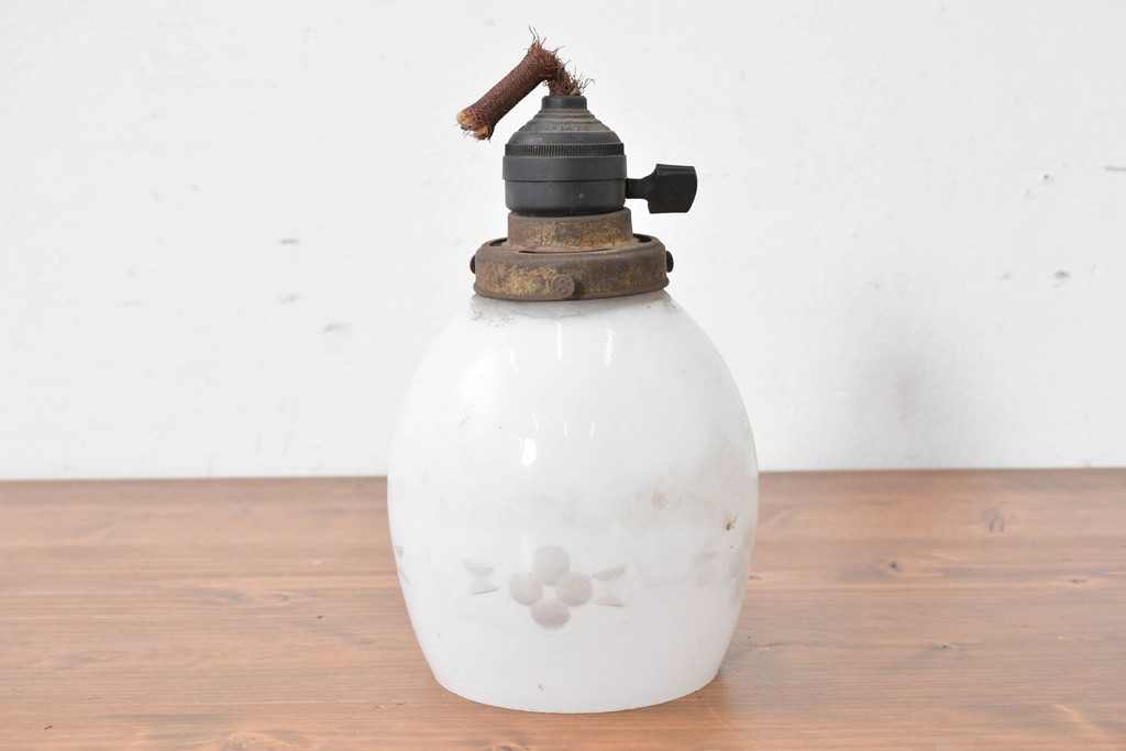 《引っ掛けシーリング式ペンダントライト加工費込み》　和製アンティーク　昭和初期　小花模様が愛らしいペンダントライト　(R-086943)