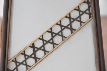 《引っ掛けシーリング式ペンダントライト加工費込み》　和製ヴィンテージ　六ツ目編みのセルロイド装飾が印象的な角型ペンダントライト　(R-086944)