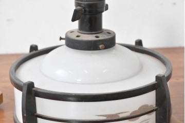 和製アンティーク　昭和初期　木製装飾付き　松に鳥の図柄があしらわれたペンダントライト　(R-086945)