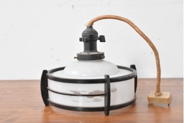 和製アンティーク　昭和初期　木製装飾付き　松に鳥の図柄があしらわれたペンダントライト　(R-086945)