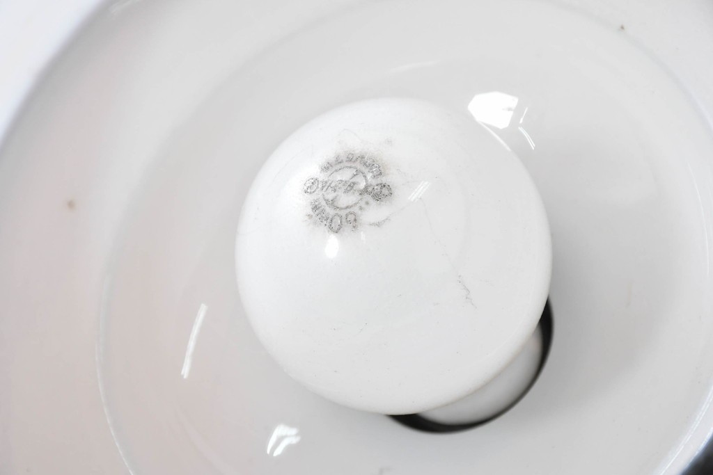 和製アンティーク　昭和初期　木製装飾付き　松に鳥の図柄があしらわれたペンダントライト　(R-086945)