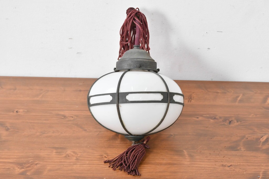 《引っ掛けシーリング式ペンダントライト加工費込み》　和製アンティーク　大正ロマン　真鍮飾りとタッセルをあしらったペンダントライト　(R-086946)