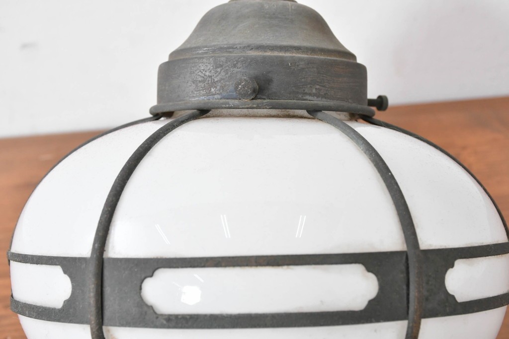 《引っ掛けシーリング式ペンダントライト加工費込み》　和製アンティーク　大正ロマン　真鍮飾りとタッセルをあしらったペンダントライト　(R-086946)