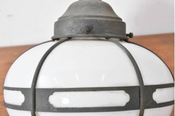 《引っ掛けシーリング式ペンダントライト加工費込み》　和製アンティーク　大正ロマン　真鍮飾りとタッセルをあしらったペンダントライト　(R-086946)