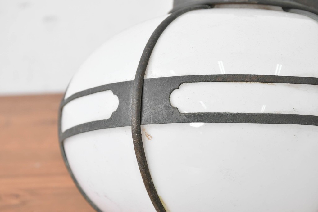 《引っ掛けシーリング式ペンダントライト加工費込み》　和製アンティーク　大正ロマン　真鍮飾りとタッセルをあしらったペンダントライト　(R-086946)