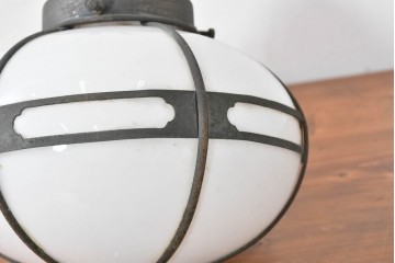 《引っ掛けシーリング式ペンダントライト加工費込み》　和製アンティーク　大正ロマン　真鍮飾りとタッセルをあしらったペンダントライト　(R-086946)