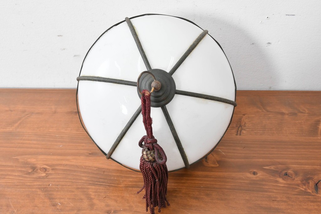 《引っ掛けシーリング式ペンダントライト加工費込み》　和製アンティーク　大正ロマン　真鍮飾りとタッセルをあしらったペンダントライト　(R-086946)