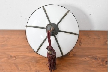 《引っ掛けシーリング式ペンダントライト加工費込み》　和製アンティーク　大正ロマン　真鍮飾りとタッセルをあしらったペンダントライト　(R-086946)