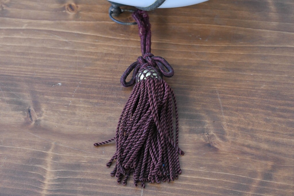 《引っ掛けシーリング式ペンダントライト加工費込み》　和製アンティーク　大正ロマン　真鍮飾りとタッセルをあしらったペンダントライト　(R-086946)