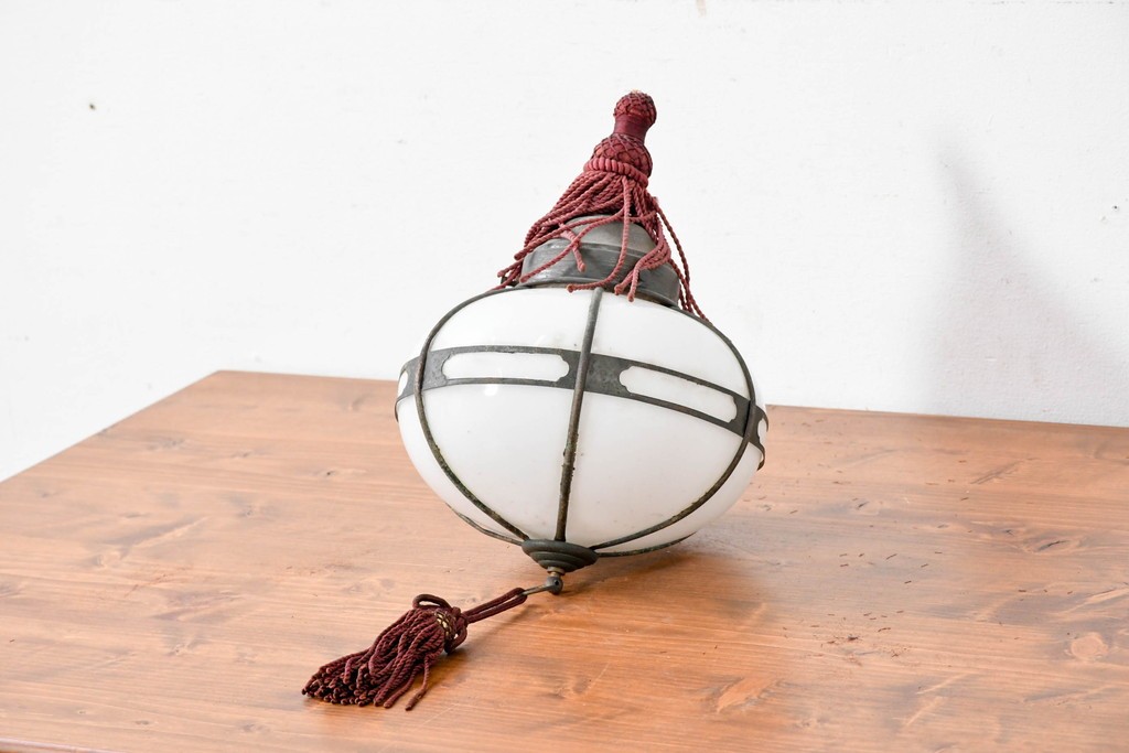 《引っ掛けシーリング式ペンダントライト加工費込み》　和製アンティーク　大正ロマン　真鍮飾りとタッセルをあしらったペンダントライト　(R-086947)