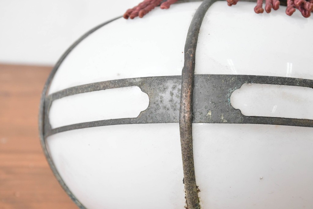 《引っ掛けシーリング式ペンダントライト加工費込み》　和製アンティーク　大正ロマン　真鍮飾りとタッセルをあしらったペンダントライト　(R-086947)