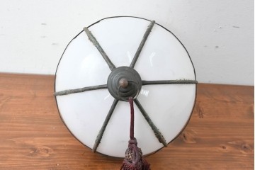 《引っ掛けシーリング式ペンダントライト加工費込み》　和製アンティーク　大正ロマン　真鍮飾りとタッセルをあしらったペンダントライト　(R-086947)