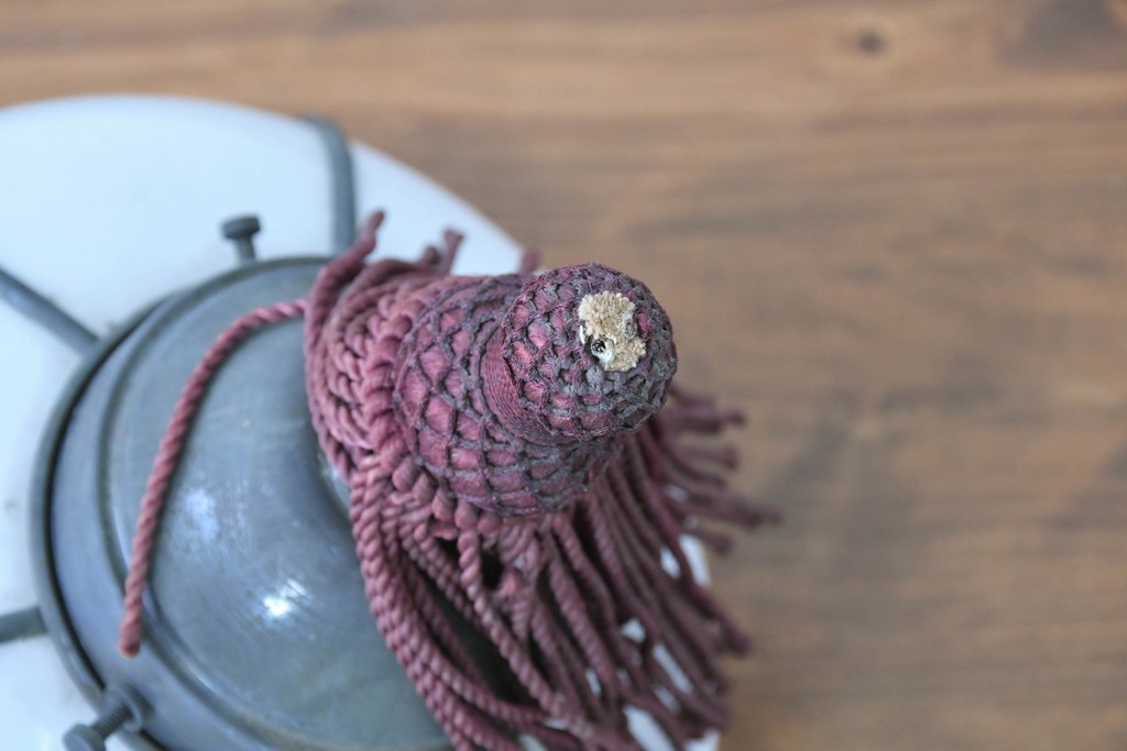 《引っ掛けシーリング式ペンダントライト加工費込み》　和製アンティーク　大正ロマン　真鍮飾りとタッセルをあしらったペンダントライト　(R-086947)