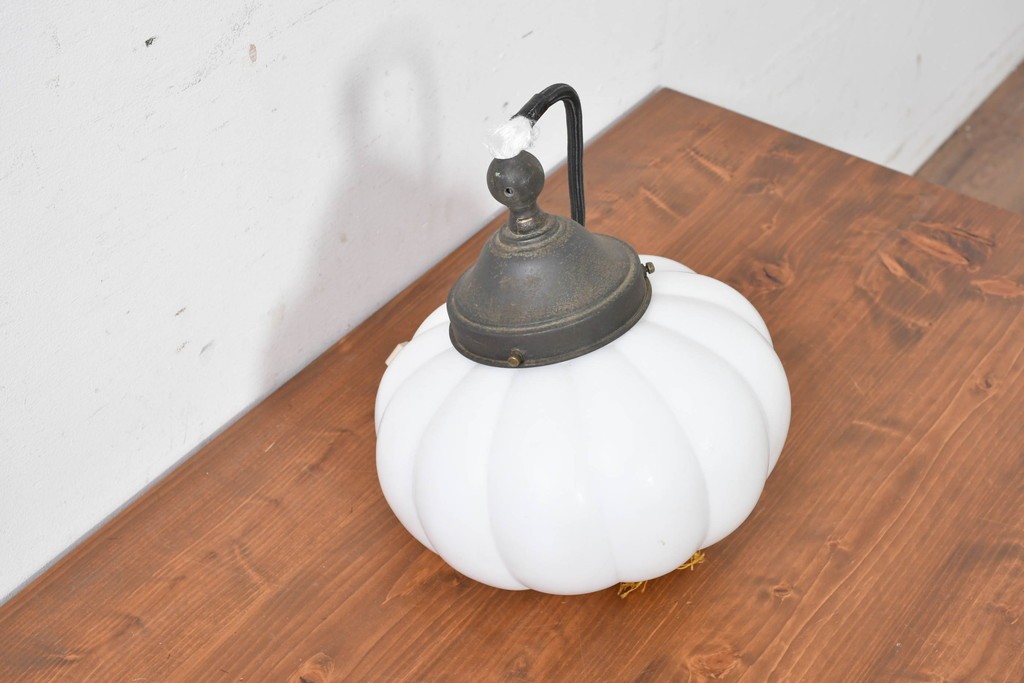 和製アンティーク　大正ロマン　ふっくらとしたぼんぼり型のタッセル付きペンダントライト　(R-086949)