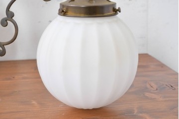 中古　高級輸入品　高島屋デパート取り扱い　真鍮アームのアンティーク調3灯シャンデリア　定価約24万円　(R-086952)