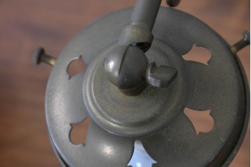 中古　高級輸入品　高島屋デパート取り扱い　真鍮アームのアンティーク調3灯シャンデリア　定価約24万円　(R-086952)