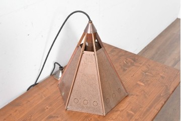 和製ヴィンテージ　山田照明　透かし金属板と木枠が調和するペンダントライト　(R-086953)