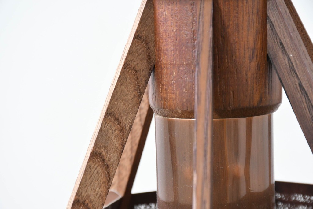 和製ヴィンテージ　山田照明　透かし金属板と木枠が調和するペンダントライト　(R-086953)