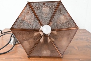 和製ヴィンテージ　山田照明　透かし金属板と木枠が調和するペンダントライト　(R-086953)