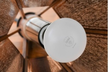 和製ヴィンテージ　山田照明　透かし金属板と木枠が調和するペンダントライト　(R-086953)