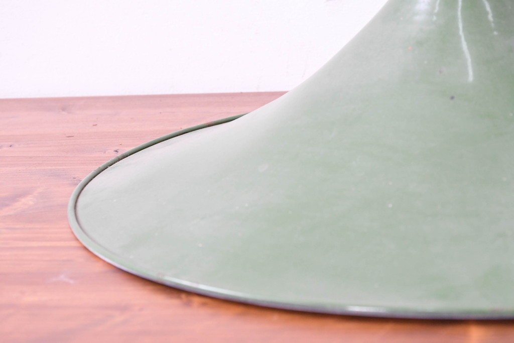 《引っ掛けシーリング式ペンダントライト加工費込み》　フランスアンティーク　大型サイズ　レトロなホーロー製シェードのペンダントライト　(R-086954)