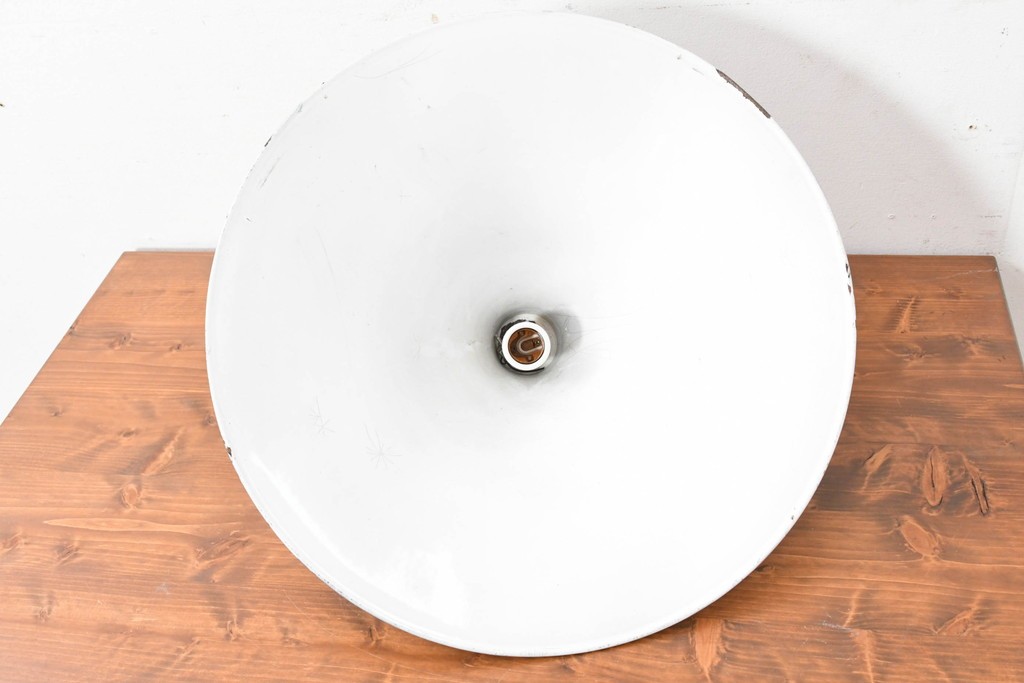 《引っ掛けシーリング式ペンダントライト加工費込み》　フランスアンティーク　大型サイズ　レトロなホーロー製シェードのペンダントライト　(R-086954)