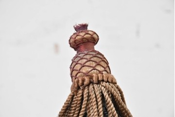 《引っ掛けシーリング式ペンダントライト加工費込み》　和製アンティーク　大正ロマン　タッセル飾りをあしらった丸型ペンダントライト　(R-086955)