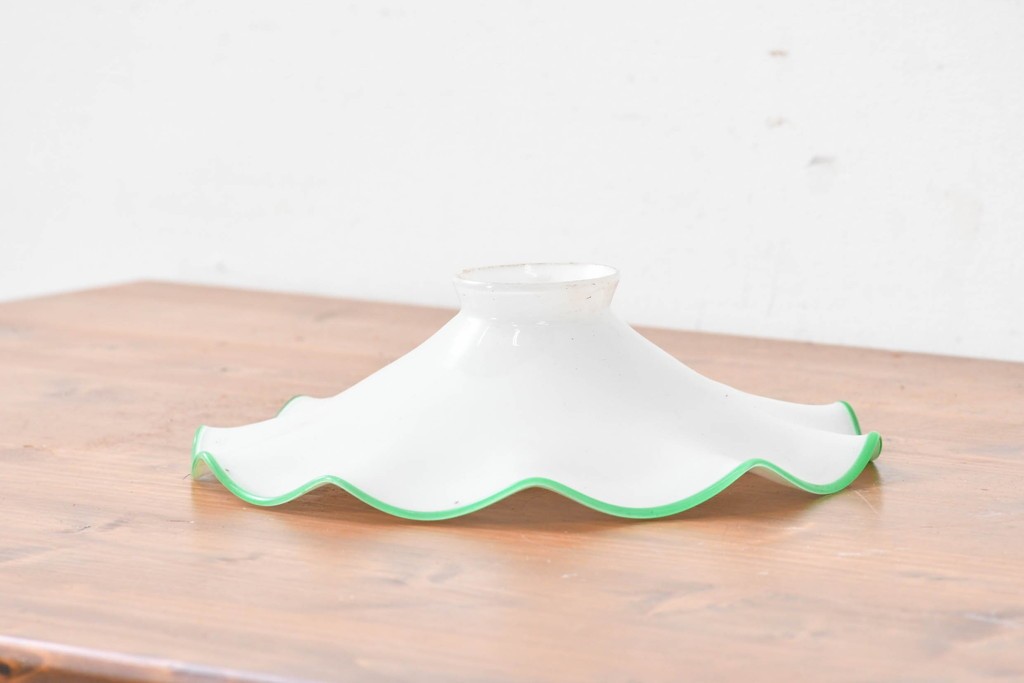 《引っ掛けシーリング式ペンダントライト加工費込み》　和製アンティーク　明るいグリーンのフリルが可愛らしいペンダントライト　(R-086956)