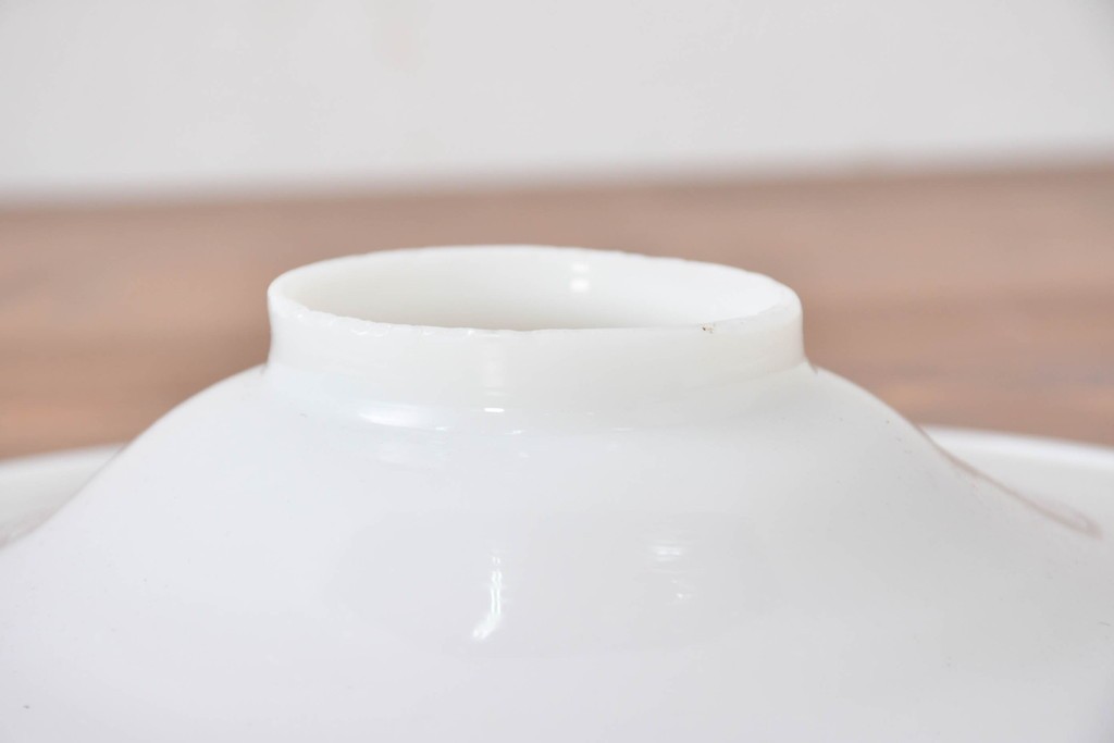 《引っ掛けシーリング式ペンダントライト加工費込み》　ヨーロッパヴィンテージ　シンプルなホワイトの平笠ペンダントライト2個セット　(R-086957)