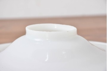 《引っ掛けシーリング式ペンダントライト加工費込み》　ヨーロッパヴィンテージ　シンプルなホワイトの平笠ペンダントライト2個セット　(R-086957)