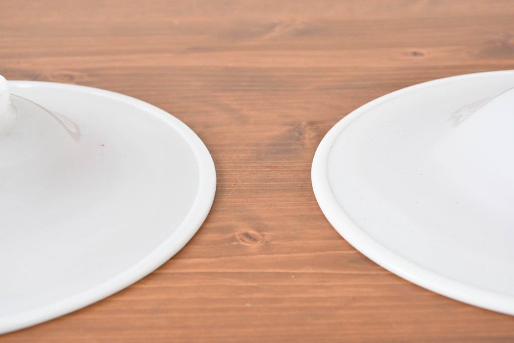 《引っ掛けシーリング式ペンダントライト加工費込み》　ヨーロッパヴィンテージ　シンプルなホワイトの平笠ペンダントライト2個セット　(R-086957)