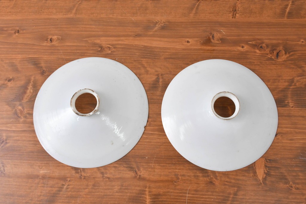 《引っ掛けシーリング式ペンダントライト加工費込み》　ヨーロッパヴィンテージ　シンプルな平笠ペンダントライト2個セット　(R-086958)