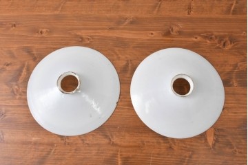 《引っ掛けシーリング式ペンダントライト加工費込み》　ヨーロッパヴィンテージ　シンプルな平笠ペンダントライト2個セット　(R-086958)