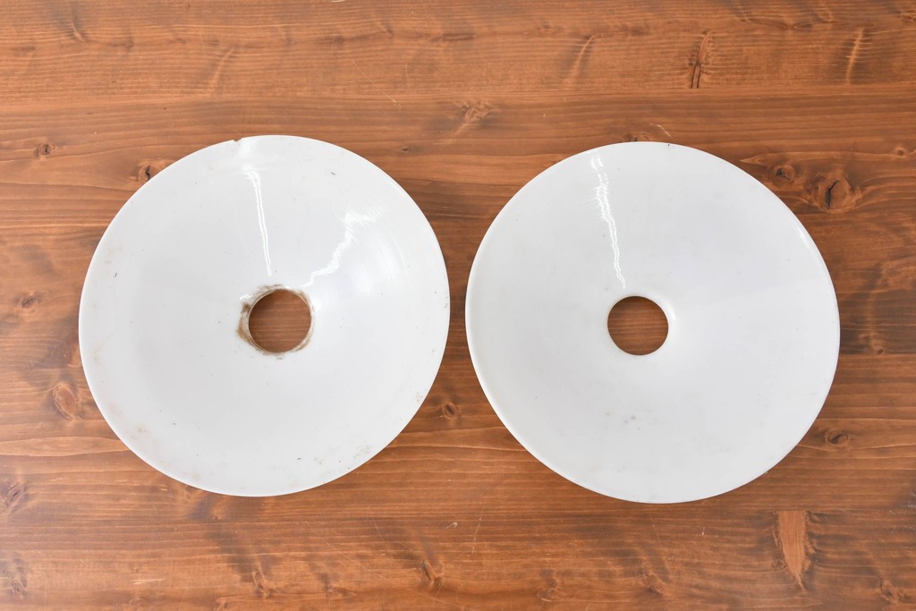 《引っ掛けシーリング式ペンダントライト加工費込み》　ヨーロッパヴィンテージ　シンプルな平笠ペンダントライト2個セット　(R-086958)