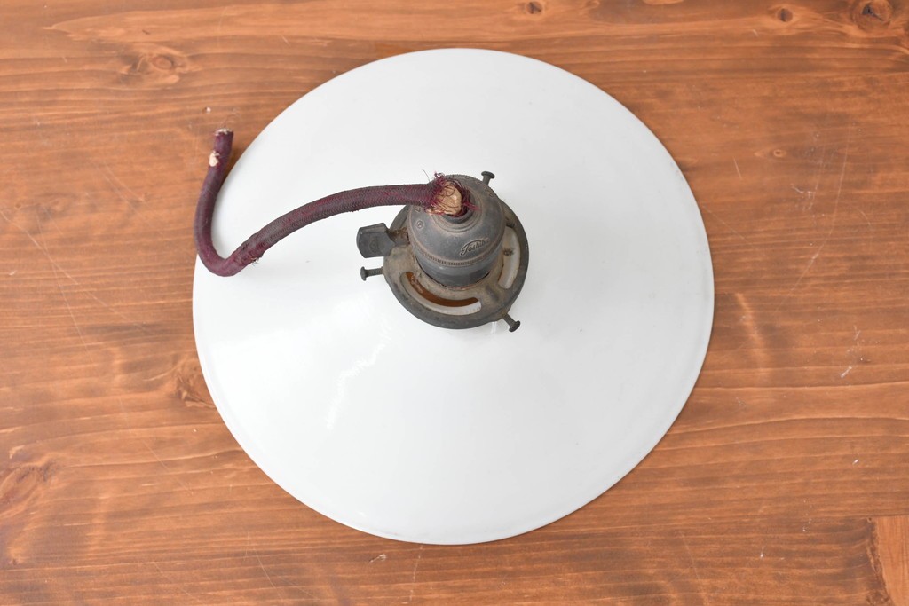 《引っ掛けシーリング式ペンダントライト加工費込み》　和製ヴィンテージ　東芝(TOSHIBA)製　シンプルな平笠ペンダントライト　(R-086964)