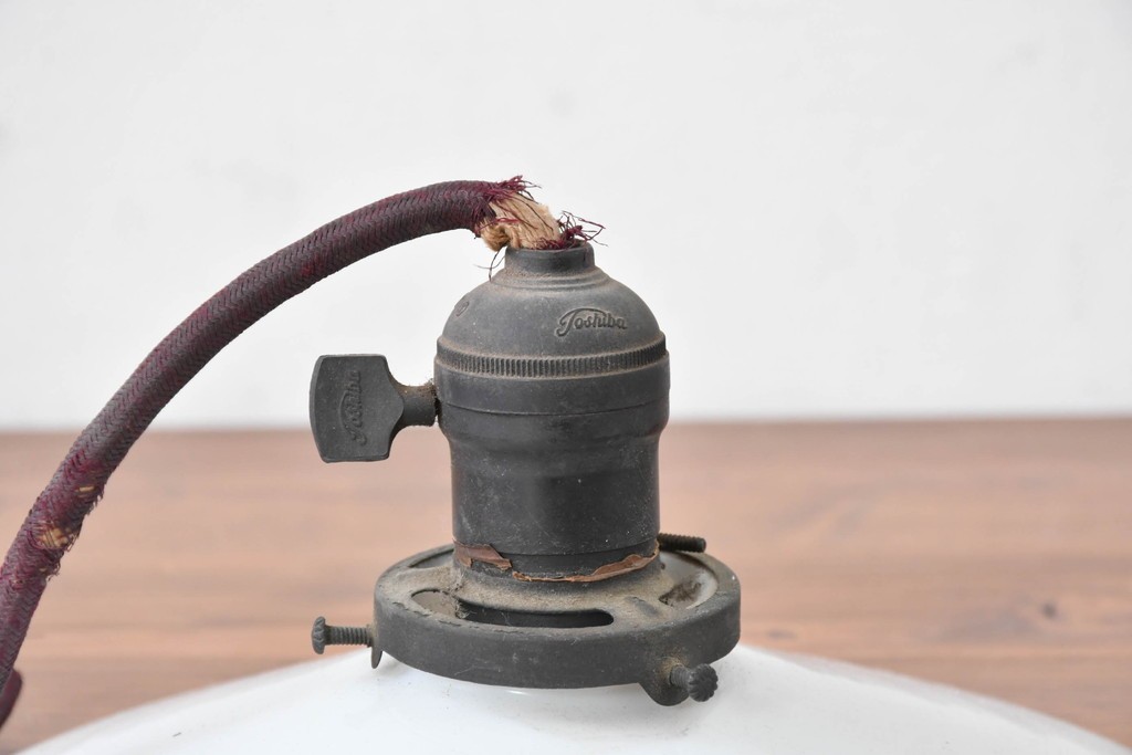 《引っ掛けシーリング式ペンダントライト加工費込み》　和製ヴィンテージ　東芝(TOSHIBA)製　シンプルな平笠ペンダントライト　(R-086964)