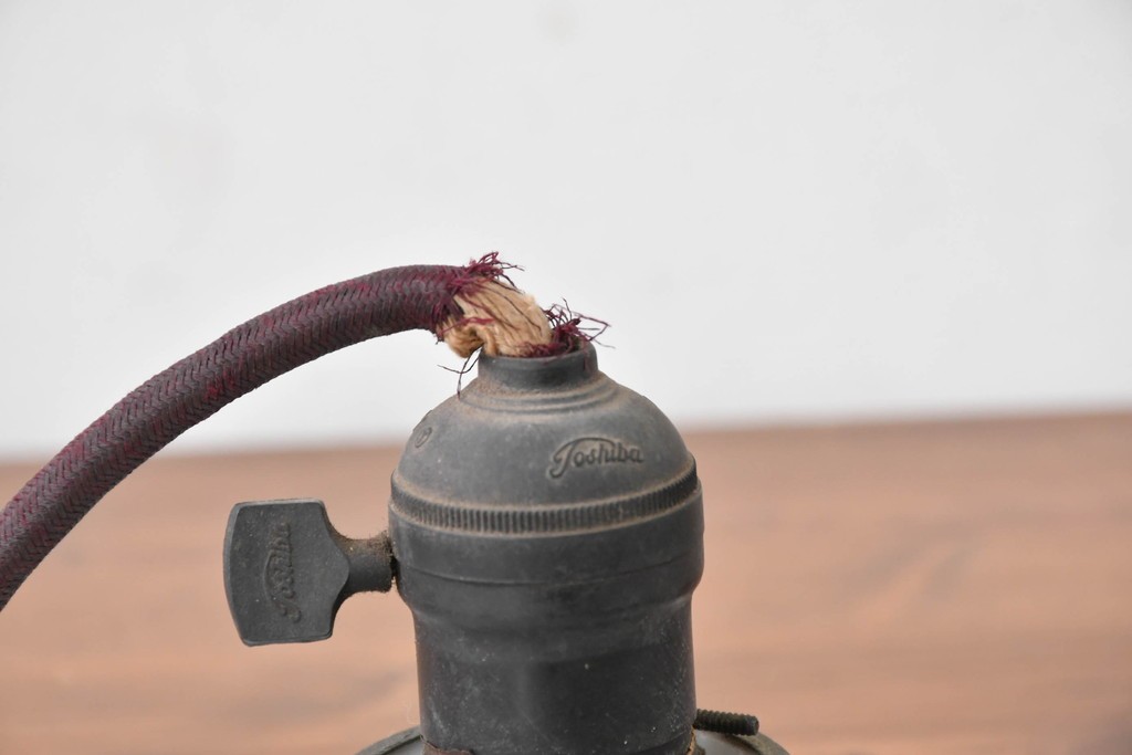 《引っ掛けシーリング式ペンダントライト加工費込み》　和製ヴィンテージ　東芝(TOSHIBA)製　シンプルな平笠ペンダントライト　(R-086964)