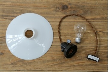 和製ヴィンテージ　昭和レトロ　シンプルな平笠ペンダントライト　(R-086965)