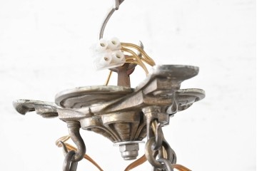 フランスアンティーク　アール・デコ様式　真鍮フレームと彫刻入りフロストガラスの華やかなボウル型シャンデリア　(R-086966)