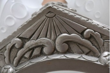 フランスアンティーク　アール・デコ様式　真鍮フレームと彫刻入りフロストガラスの華やかなボウル型シャンデリア　(R-086966)