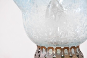 ヨーロッパヴィンテージ　氷コップのような可愛らしいフォルムのテーブルランプ　(R-086967)