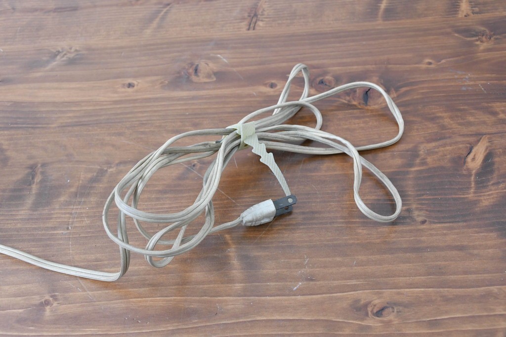 ヨーロッパヴィンテージ　氷コップのような可愛らしいフォルムのテーブルランプ　(R-086967)