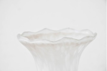 ヨーロッパヴィンテージ　花弁のようなフォルムが可憐なテーブルランプ　(R-086969)